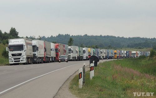 На границе с литвой на выезд стоят более тысячи фур: литовцы начали декларировать топливо