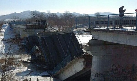 На месте рухнувшего моста в приморье военные возвели новый - «транспорт»