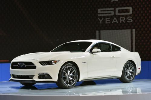 Нью-йорк 2014: ford mustang 50 year limited edition