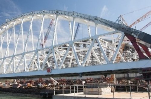 Появилось видео прохода под аркой крымского моста первого судна - «транспорт»