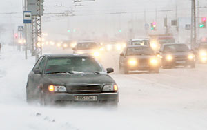 Правительство рекомендует белорусам в непогоду отказаться от использования личного автотранспорта
