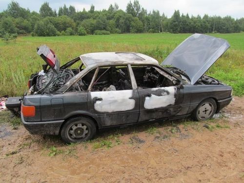 Психанул. житель воложинского района после ссоры с девушкой угнал и сжег ее машину