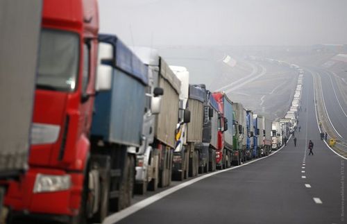 Россия допустила остановку автоперевозок с польшей с 15 апреля