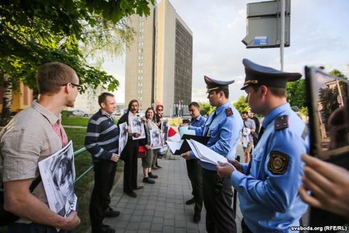 У сизо на володарского протестовали в знак солидарности с задержанным велосипедистом полиенко