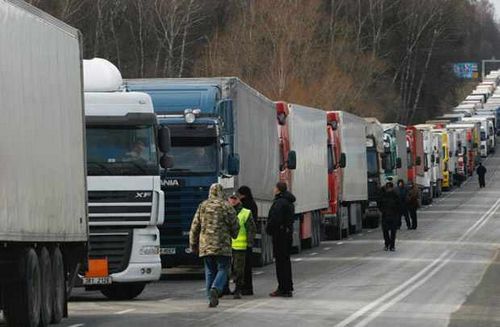 Украина и россия договорились о режиме "еду домой", чтобы все дальнобойщики вернулись на родину'еду домой', чтобы все дальнобойщики вернулись на родину 'еду домой', чтобы все дальнобойщики вернулись на родину 