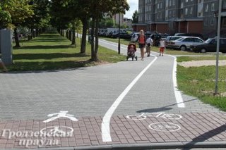 В гродно на пешеходных дорожках начали появляться полосы для велосипедов