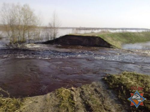 В петриковском районе затопило дороги